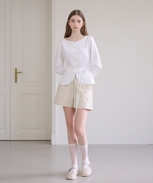 MICANE(ミケーネ)の「スアブボートネックストラップブラウス(シャツ/ブラウス・レディース・ブラック/アイボリー・X-SMALL/SMALL/MEDIUM/LARGE/X-LARGE)」の5枚目の写真