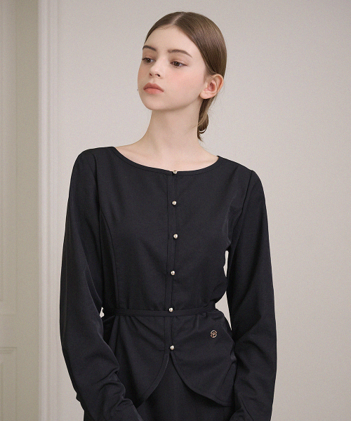 MICANE(ミケーネ)の「スアブボートネックストラップブラウス(シャツ/ブラウス・レディース・ブラック/アイボリー・X-SMALL/SMALL/MEDIUM/LARGE/X-LARGE)」の9枚目の写真