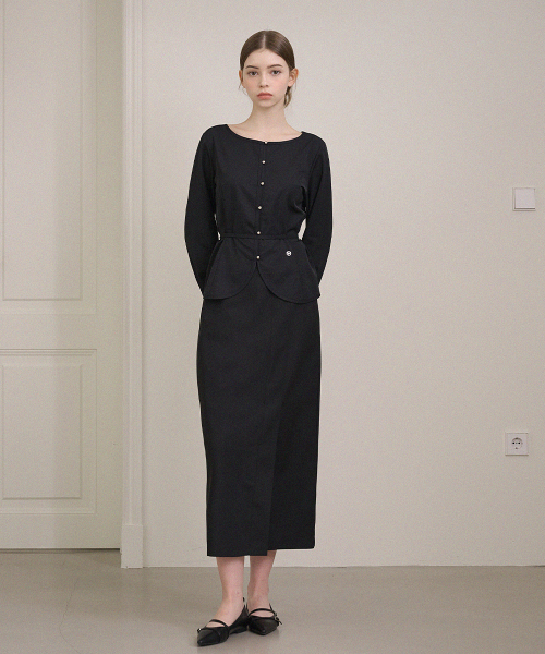 MICANE(ミケーネ)の「スアブボートネックストラップブラウス(シャツ/ブラウス・レディース・ブラック/アイボリー・X-SMALL/SMALL/MEDIUM/LARGE/X-LARGE)」の10枚目の写真