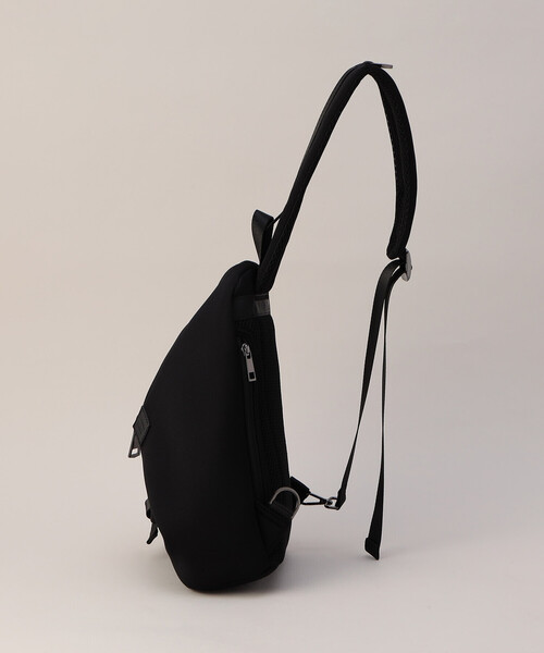 COMME CA MEN(コムサメン)の「【COMME CA MEN BLACK】ネオプレーントライアングルボディーバッグ(ボディバッグ/ウエストポーチ・メンズ・チャコールグレー/ブラック/グレー・FREE)」の5枚目の写真