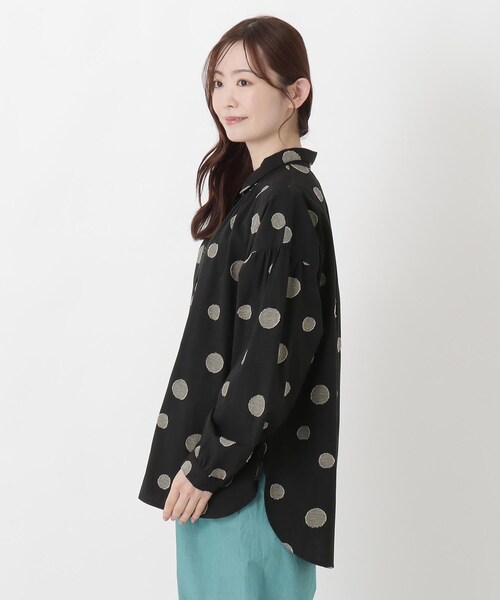 one'sterrace(ワンズテラス)の「ランダムドット ジャカード前開きシャツ(シャツ/ブラウス・レディース・アイボリー系8/グリーン系その他6/ブラック系8・02)」の6枚目の写真