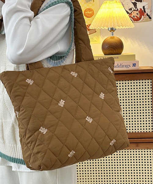 Mignonjour(ミニョンジュール)の「Mignonjour/くま刺繍キルティングバッグ M2900(ハンドバッグ・レディース・ホワイト/ブラウン/ブラック・FREE)」の7枚目の写真
