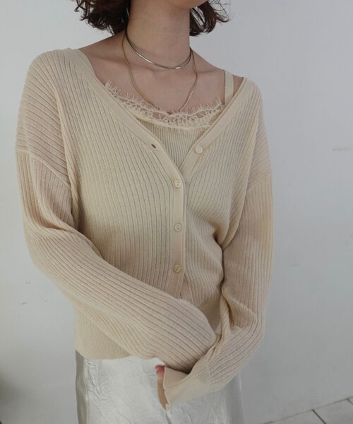 EMMA　ROUGE VIF（エマルージュヴィフ）の「【一部店舗限定】レースキャミ付きニットアンサンブル/カーディガン/２点セット/手洗い可能（ニット/セーター・レディース・ブラウン/アイボリー/ブラック・フリー）」の5枚目の写真