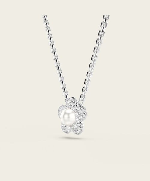 SWAROVSKI(スワロフスキー)の「【公式】【スワロフスキー】Ariana Grande x Swarovski ペンダント, クリスタル・パール, ラウンドカット, フラワー, ホワイト, ロジウム・プレーティング(ネックレス・レディース・シルバー系その他・ONE SIZE)」の3枚目の写真
