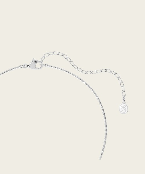 SWAROVSKI(スワロフスキー)の「【公式】【スワロフスキー】Ariana Grande x Swarovski ペンダント, クリスタル・パール, ラウンドカット, フラワー, ホワイト, ロジウム・プレーティング(ネックレス・レディース・シルバー系その他・ONE SIZE)」の5枚目の写真