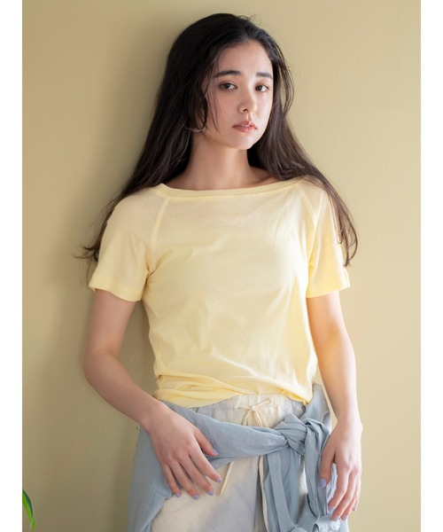 Ungrid（アングリッド）の「シアーオフショルTee（Tシャツ/カットソー・レディース・ブラウン/イエロー/ブルー/オフホワイト・FREE）」の5枚目の写真