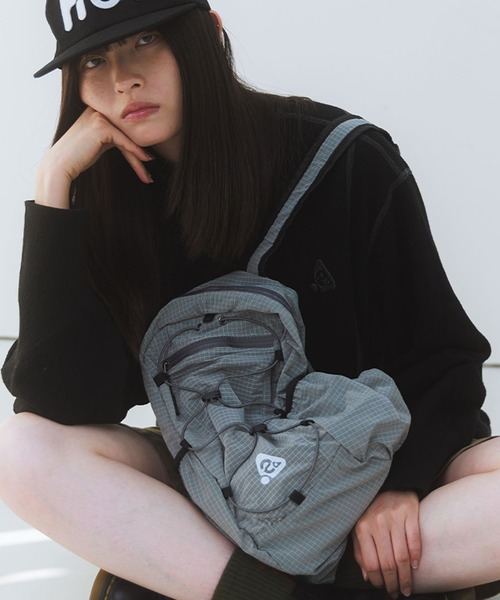 HEISAN(ハイサン)の「◇HEISAN◇ブランド直輸入正規品//折りたためる/パッカブル超軽量 コンパクト ポケット バッグ V2 ナイロン ULTRA-LIGHT COMPACT POCKET BAG V2 NYLON(バックパック/リュック・レディース・ブルー/グレー/パープル/ピンク・FREE)」の2枚目の写真