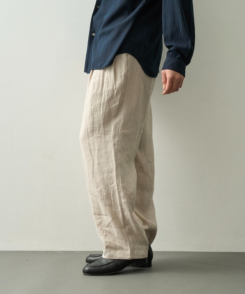 markaware（マーカウェア）の「【MARKAWARE】DOUBLE PLEATED EASY TROUSERS（スラックス・メンズ・ブラック/ベージュ・1/2）」の9枚目の写真