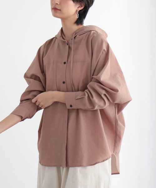 for/c(フォーシー)の「フーディーシャツ【サスティナブル(シャツ/ブラウス・レディース・オフホワイト/ライトブラウン/ブラック・M/L)」の3枚目の写真