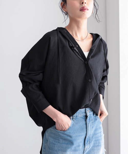 for/c(フォーシー)の「フーディーシャツ【サスティナブル(シャツ/ブラウス・レディース・オフホワイト/ライトブラウン/ブラック・M/L)」の10枚目の写真