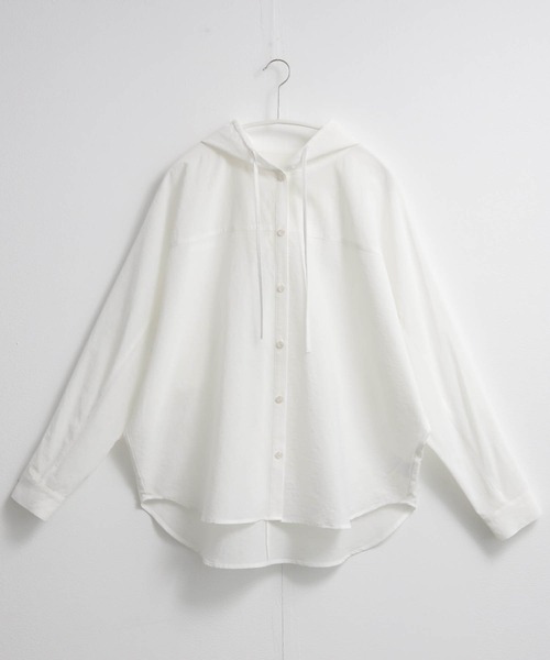 for/c(フォーシー)の「フーディーシャツ【サスティナブル(シャツ/ブラウス・レディース・オフホワイト/ライトブラウン/ブラック・M/L)」の4枚目の写真