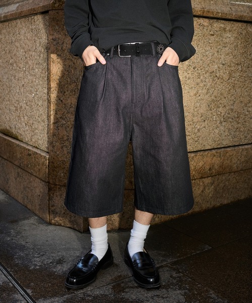 kutir(クティール)の「PANEL DESIGN RIGID BAGGY DENIM JORTS/切り替えデザインリジットバギーデニムジョーツ(デニムパンツ・メンズ・ブラック/インディゴブルー・LARGE/MEDIUM/SMALL)」の6枚目の写真