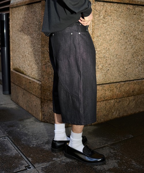 kutir(クティール)の「PANEL DESIGN RIGID BAGGY DENIM JORTS/切り替えデザインリジットバギーデニムジョーツ(デニムパンツ・メンズ・ブラック/インディゴブルー・LARGE/MEDIUM/SMALL)」の7枚目の写真