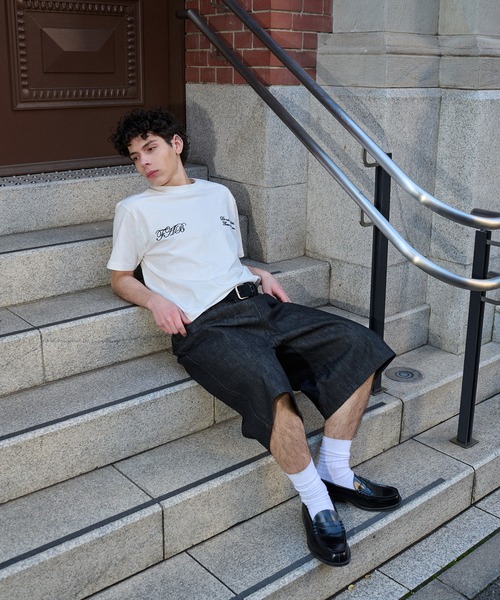 kutir(クティール)の「PANEL DESIGN RIGID BAGGY DENIM JORTS/切り替えデザインリジットバギーデニムジョーツ(デニムパンツ・メンズ・ブラック/インディゴブルー・LARGE/MEDIUM/SMALL)」の11枚目の写真