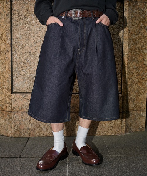kutir(クティール)の「PANEL DESIGN RIGID BAGGY DENIM JORTS/切り替えデザインリジットバギーデニムジョーツ(デニムパンツ・メンズ・ブラック/インディゴブルー・LARGE/MEDIUM/SMALL)」の21枚目の写真