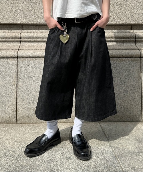 kutir(クティール)の「PANEL DESIGN RIGID BAGGY DENIM JORTS/切り替えデザインリジットバギーデニムジョーツ(デニムパンツ・メンズ・ブラック/インディゴブルー・LARGE/MEDIUM/SMALL)」の14枚目の写真
