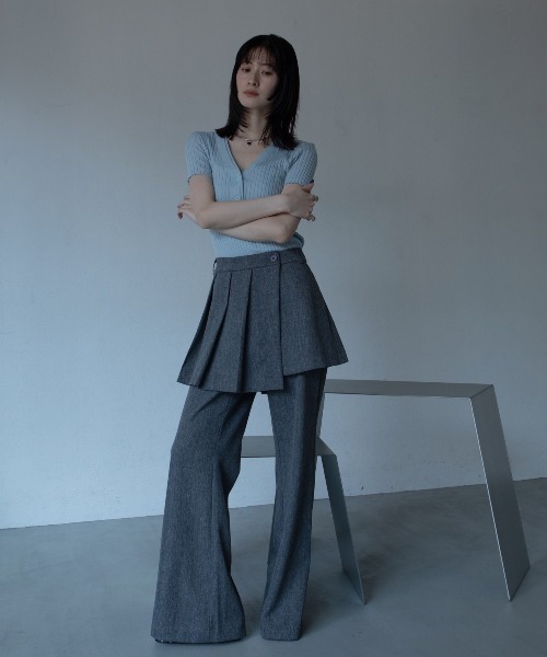 VACANCY(ヴァカンシー)の「ヘンリーVネックリブトップス(ニット/セーター・レディース・ホワイト/レッド/ブルー/ブラック・FREE)」の9枚目の写真