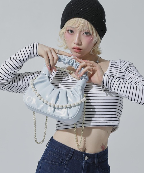 ANAP(アナップ)の「パール付 ハーフムーン バッグ(ショルダーバッグ・レディース・ピンク/ホワイト/ブルー/ブラック/イエロー・F)」の4枚目の写真