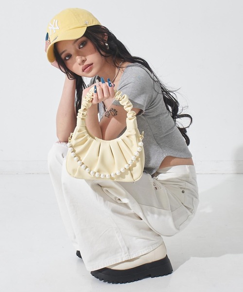 ANAP(アナップ)の「パール付 ハーフムーン バッグ(ショルダーバッグ・レディース・ピンク/ホワイト/ブルー/ブラック/イエロー・F)」の17枚目の写真