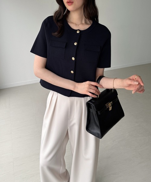 junoah(ジュノア)の「金釦ニットカーディガン(カーディガン/ボレロ・レディース・アイボリー/グレー/ネイビー・MEDIUM/LARGE)」の5枚目の写真