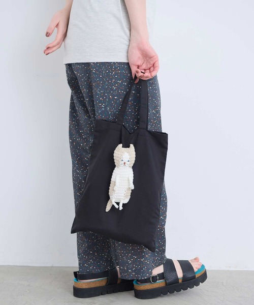 l'atelier du savon(アトリエドサボン)の「ぬいぐるみみたいなネコバッグ(トートバッグ・レディース・グレー/グリーン/ブラック/サックスブルー・FREE)」の2枚目の写真