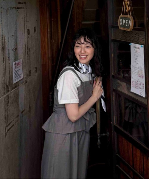 AS KNOW AS plus(アズノゥアズプラス)の「アソートデザイン 大判スカーフ 90×90(バンダナ/スカーフ・レディース・ホワイト系/ブラック系/ベージュ・FREE)」の17枚目の写真