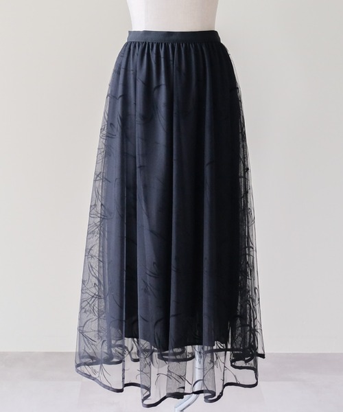 DOLLUPOOPS(ドールアップウップス)の「Line Art Flare Skirt(ラインアートフレアスカート)(スカート・レディース・グレー/アイボリー/ブラック・FREE)」の2枚目の写真