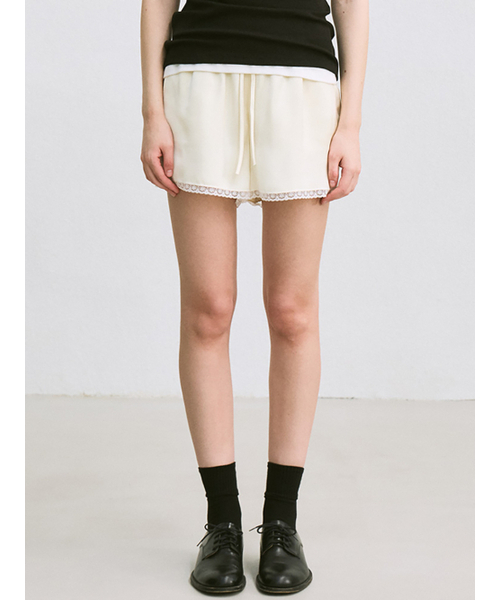le(ル)の「lace-trim mini shorts (light yellow)(その他パンツ・レディース・その他・FREE)」の1枚目の写真
