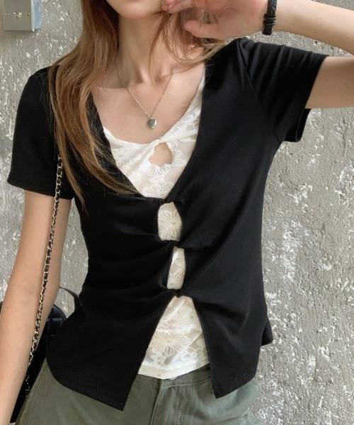AMAJI(アマジ)の「フェイクレイヤード レース切替 半袖Tシャツ(Tシャツ/カットソー・レディース・ブラック・SMALL/MEDIUM/LARGE)」の4枚目の写真