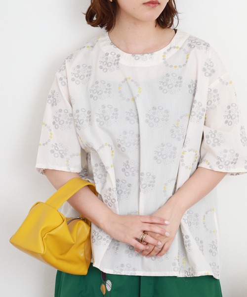 Emago(イマゴ)の「EMAGO 花ドット刺繍ブラウス(シャツ/ブラウス・レディース・ホワイト・FREE)」の2枚目の写真