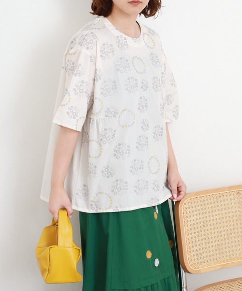 Emago(イマゴ)の「EMAGO 花ドット刺繍ブラウス(シャツ/ブラウス・レディース・ホワイト・FREE)」の6枚目の写真