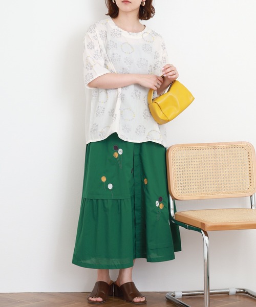 Emago(イマゴ)の「EMAGO 花ドット刺繍ブラウス(シャツ/ブラウス・レディース・ホワイト・FREE)」の8枚目の写真