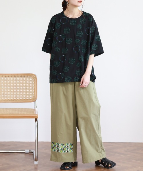Emago(イマゴ)の「EMAGO 花ドット刺繍ブラウス(シャツ/ブラウス・レディース・ホワイト・FREE)」の13枚目の写真
