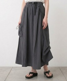 ナイロン風ベルトロングスカート