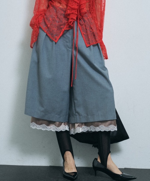 yae(ヤエ)の「Petticoat layered pants / ペチコートレイヤードハーフパンツ(その他パンツ・レディース・ライトグレー/ネイビー・36/38)」の17枚目の写真