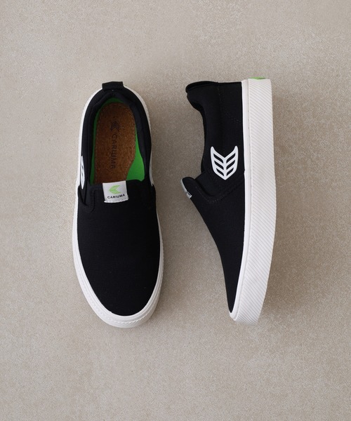 CARIUMA(カリウマ)の「SLIP-ON Canvas Logo スリッポン キャンバス ロゴ(スニーカー・メンズ・ブラック/ピンク・US-6/US-7/US8/US8.5/US-7h)」の1枚目の写真