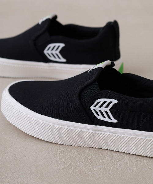 CARIUMA(カリウマ)の「SLIP-ON Canvas Logo スリッポン キャンバス ロゴ(スニーカー・メンズ・ブラック/ピンク・US-6/US-7/US8/US8.5/US-7h)」の4枚目の写真