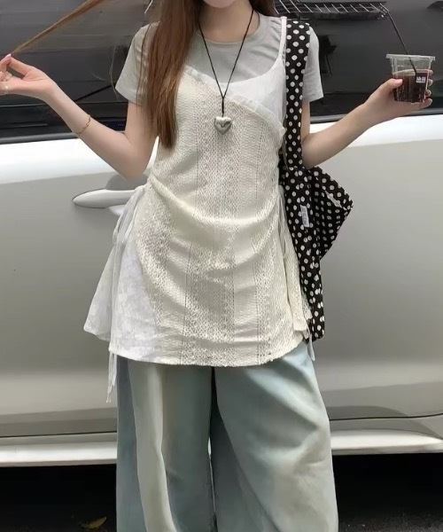 SHERU(シェル)の「透かしレース サイドドローコード付き キャミミニワンピース レイヤード重ね着インナースリップ レディース甘クール 重ね着用シアースリップ レディース韓国デイリートップス(キャミソール・レディース・アイボリー・MEDIUM)」の1枚目の写真