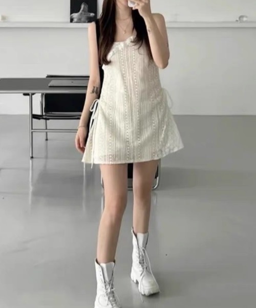 SHERU(シェル)の「透かしレース サイドドローコード付き キャミミニワンピース レイヤード重ね着インナースリップ レディース甘クール 重ね着用シアースリップ レディース韓国デイリートップス(キャミソール・レディース・アイボリー・MEDIUM)」の7枚目の写真