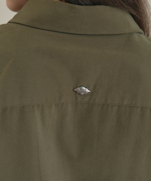 OURNOSTALGIA（アワー ノスタルジア）の「Sepia shirts mini dress_Khaki(O25-OPS04)（ワンピース・レディース・カーキ・FREE）」の4枚目の写真