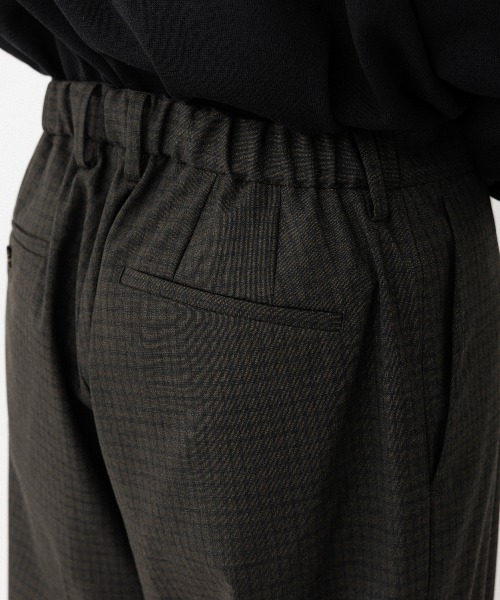 ADAM ET ROPE'(アダムエロペ)の「DELEGANT ストレートスラックス(スラックス・メンズ・ダークブラウン/ブラック/カーキ・S/M/L)」の8枚目の写真