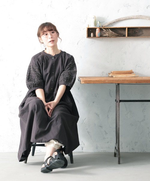 soulberry(ソウルベリー)の「袖にアイレット刺繍のワンピース(ワンピース・レディース・チャコールグレー・M/L/LL/3L/4L/5L)」の20枚目の写真