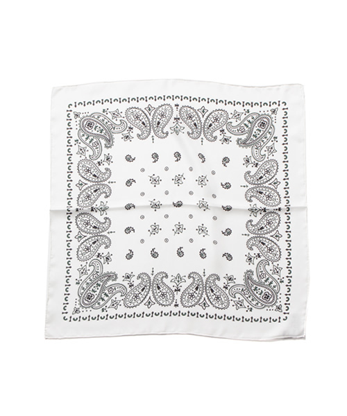 SHIPS for women（シップスフォーウィメン）の「manipuri: バンダナプリントスカーフ（バンダナ/スカーフ・レディース・ホワイト/レッド/ライトブルー/ネイビー・ONE SIZE）」の2枚目の写真