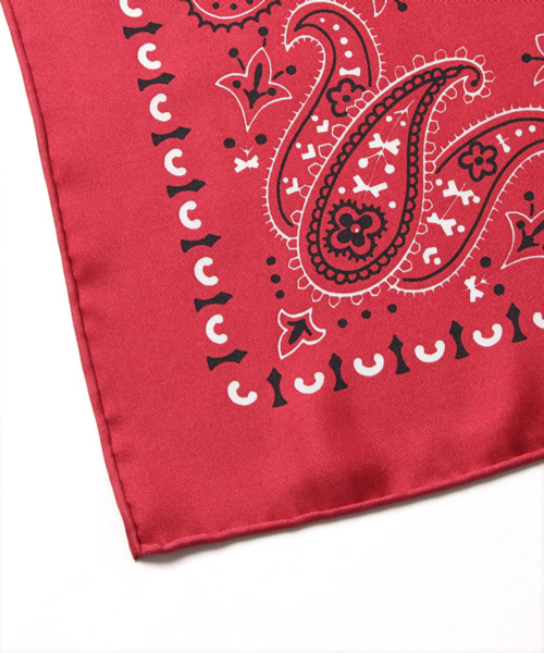 SHIPS for women（シップスフォーウィメン）の「manipuri: バンダナプリントスカーフ（バンダナ/スカーフ・レディース・ホワイト/レッド/ライトブルー/ネイビー・ONE SIZE）」の5枚目の写真