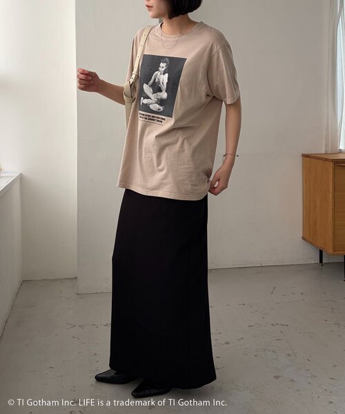 CAPRICIEUX LE'MAGE(カプリシューレマージュ)の「〈GOOD ROCK SPEED〉EATING PHOTO Tシャツ(Tシャツ/カットソー・レディース・ライトベージュ・FREE)」の4枚目の写真