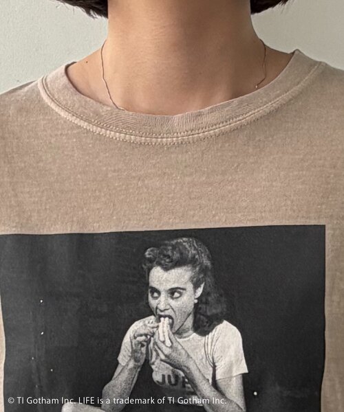 CAPRICIEUX LE'MAGE(カプリシューレマージュ)の「〈GOOD ROCK SPEED〉EATING PHOTO Tシャツ(Tシャツ/カットソー・レディース・ライトベージュ・FREE)」の13枚目の写真