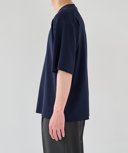 PUBLIC TOKYO（パブリックトウキョウ）の「【P.T】アイスコットンニットTシャツ /接触冷感/半袖//夏服/ウォッシャブル/ストレッチ（ニット/セーター・メンズ・ダークグレー/ダークネイビー・M/S）」の8枚目の写真