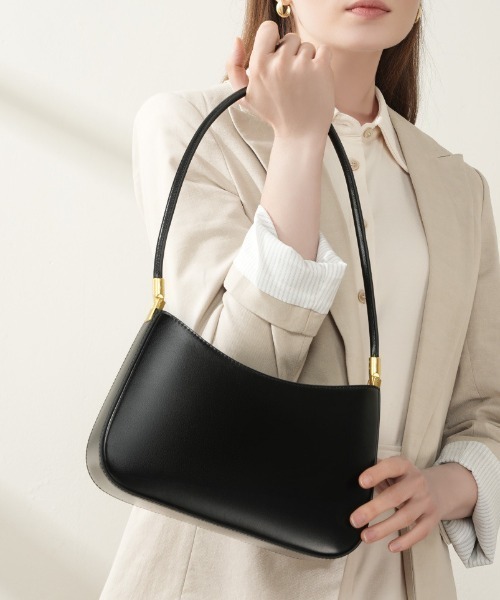 NiiNa（ニーナ）の「【 NiiNa / ニーナ 】高品質牛革グロッシーカーブショルダーバッグ（ショルダーバッグ・レディース・ホワイト/ブラック/ブラウン/レッド・FREE）」の2枚目の写真