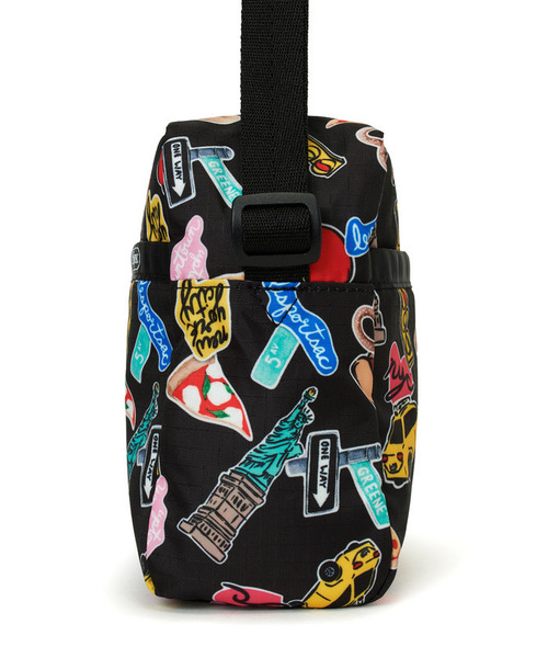 LeSportsac(レスポートサック)の「DANIELLA CROSSBODY NYCアイコニックステッカーズ(ショルダーバッグ・レディース・その他・FREE)」の2枚目の写真