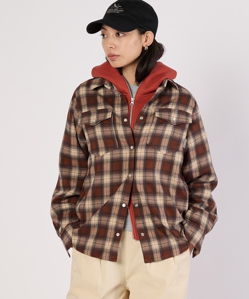 Eddie Bauer（エディーバウアー）の「コジー キャリーオン プレイドシャツ（シャツ/ブラウス・レディース・ダークブラウン/ネイビー/ブラック・XL/S/M/L）」の2枚目の写真